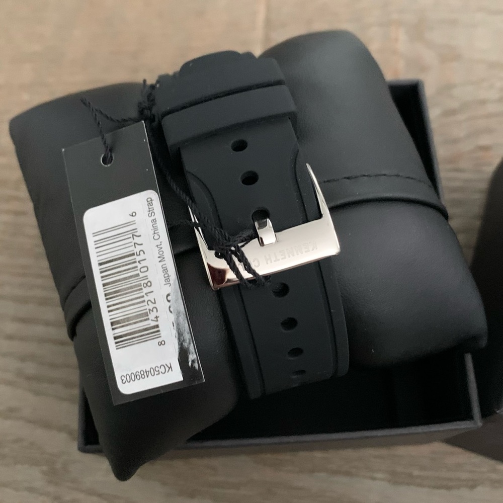 Kenneth Cole Men Watch - Picture 3 of 5